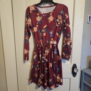 Zattcas Long Sleeve Floral Pockets Casual Swing Pleated T-shirt Dress in Burgund